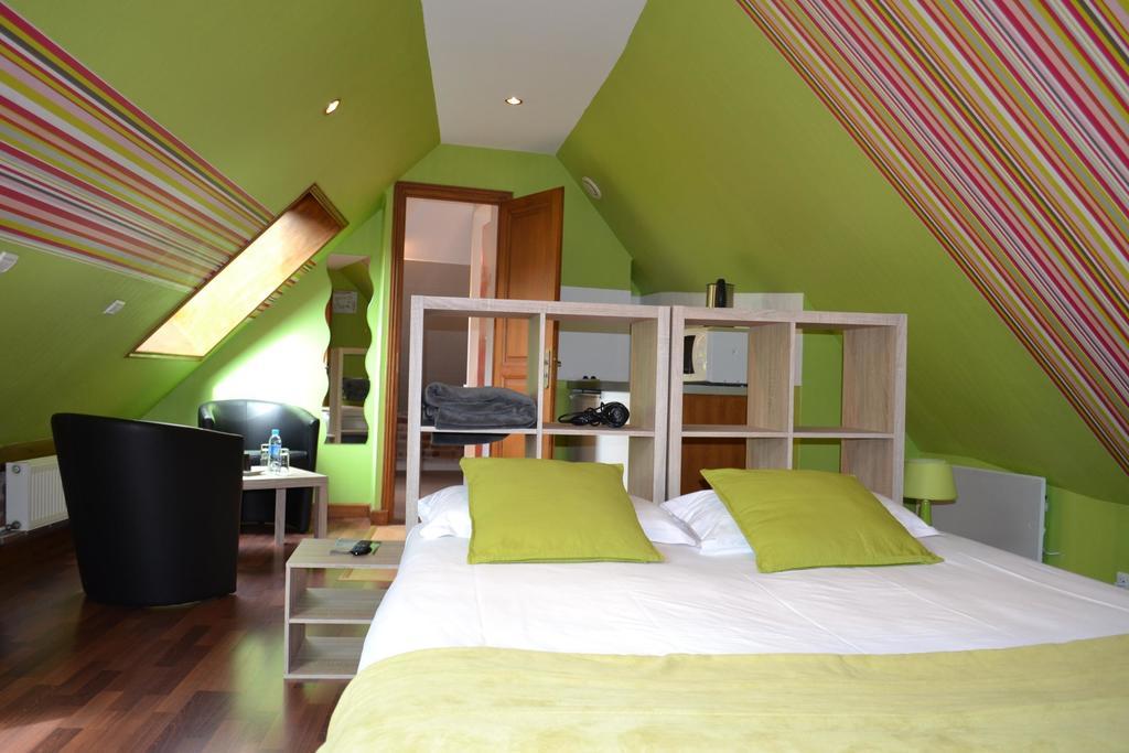Le Domaine Des Cigognes Hotel Ennevelin Phòng bức ảnh