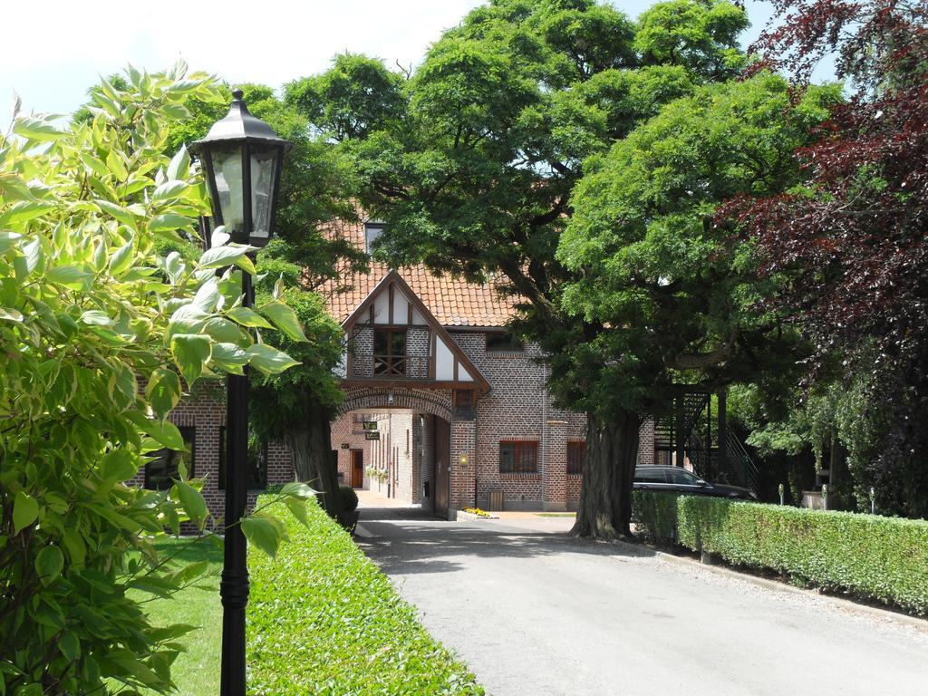 Le Domaine Des Cigognes Hotel Ennevelin Ngoại thất bức ảnh