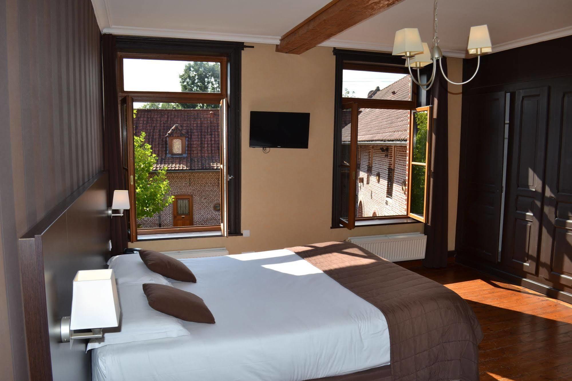 Le Domaine Des Cigognes Hotel Ennevelin Ngoại thất bức ảnh