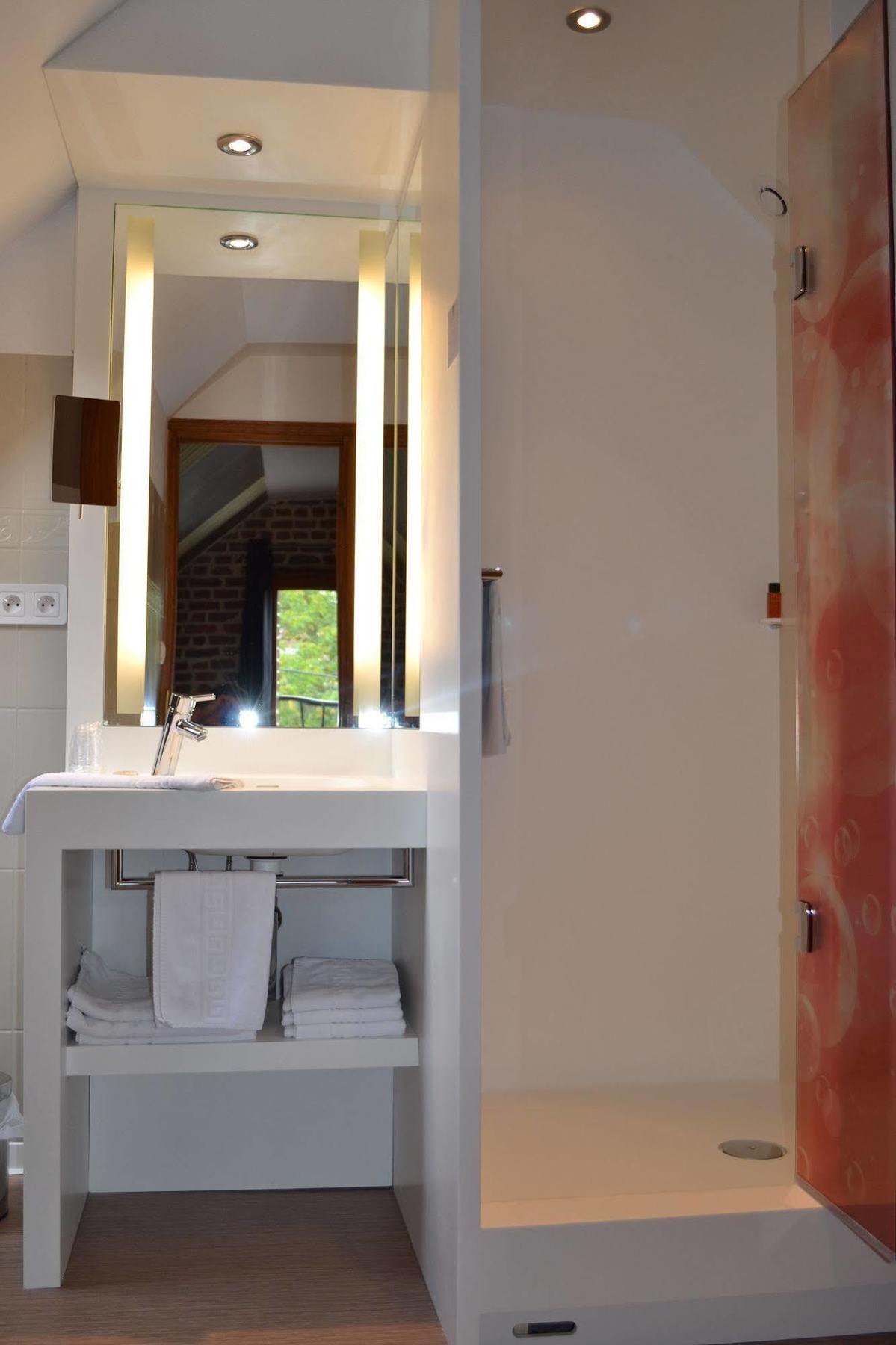 Le Domaine Des Cigognes Hotel Ennevelin Ngoại thất bức ảnh